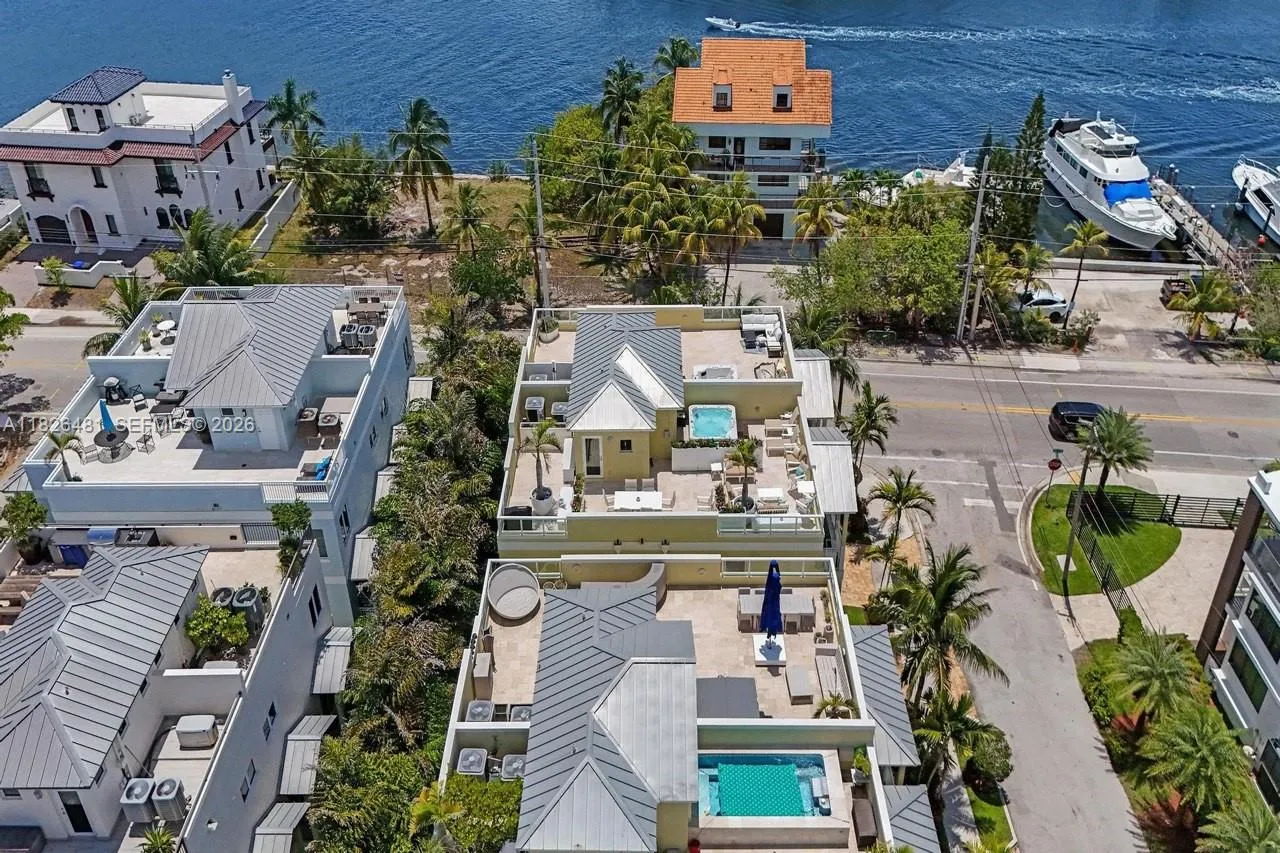 346 N Elm St A-10, Hollywood, Florida 33019, Hollywood, Florida 33019, 4 Bedrooms Bedrooms, ,4 BathroomsBathrooms,Residential,For Sale,346 N Elm St A-10, Hollywood, Florida 33019,A11826481