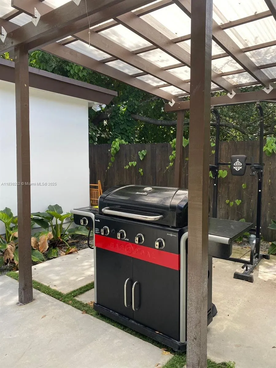 36 Nw 52nd St, Miami, Florida 33127, Miami, Florida 33127, ,Residential Income,For Sale,36 Nw 52nd St, Miami, Florida 33127,A11830252