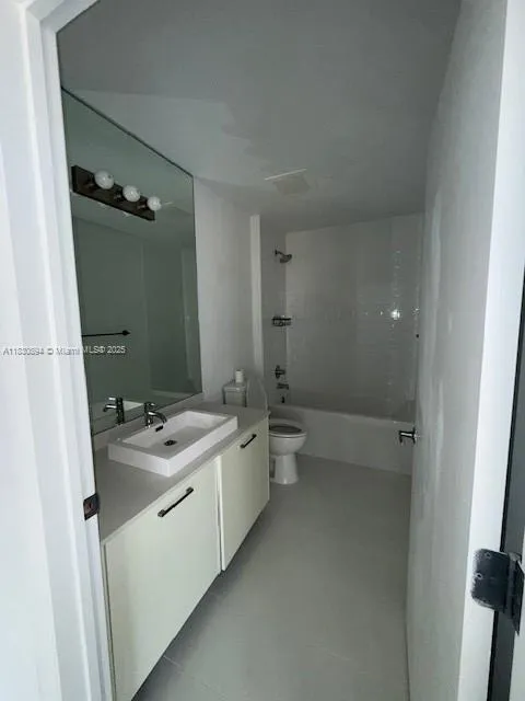 151 Se 1st St 1607, Miami, Florida 33131, Miami, Florida 33131, 1 Bedroom Bedrooms, ,1 BathroomBathrooms,Residential,For Sale,151 Se 1st St 1607, Miami, Florida 33131,A11830894