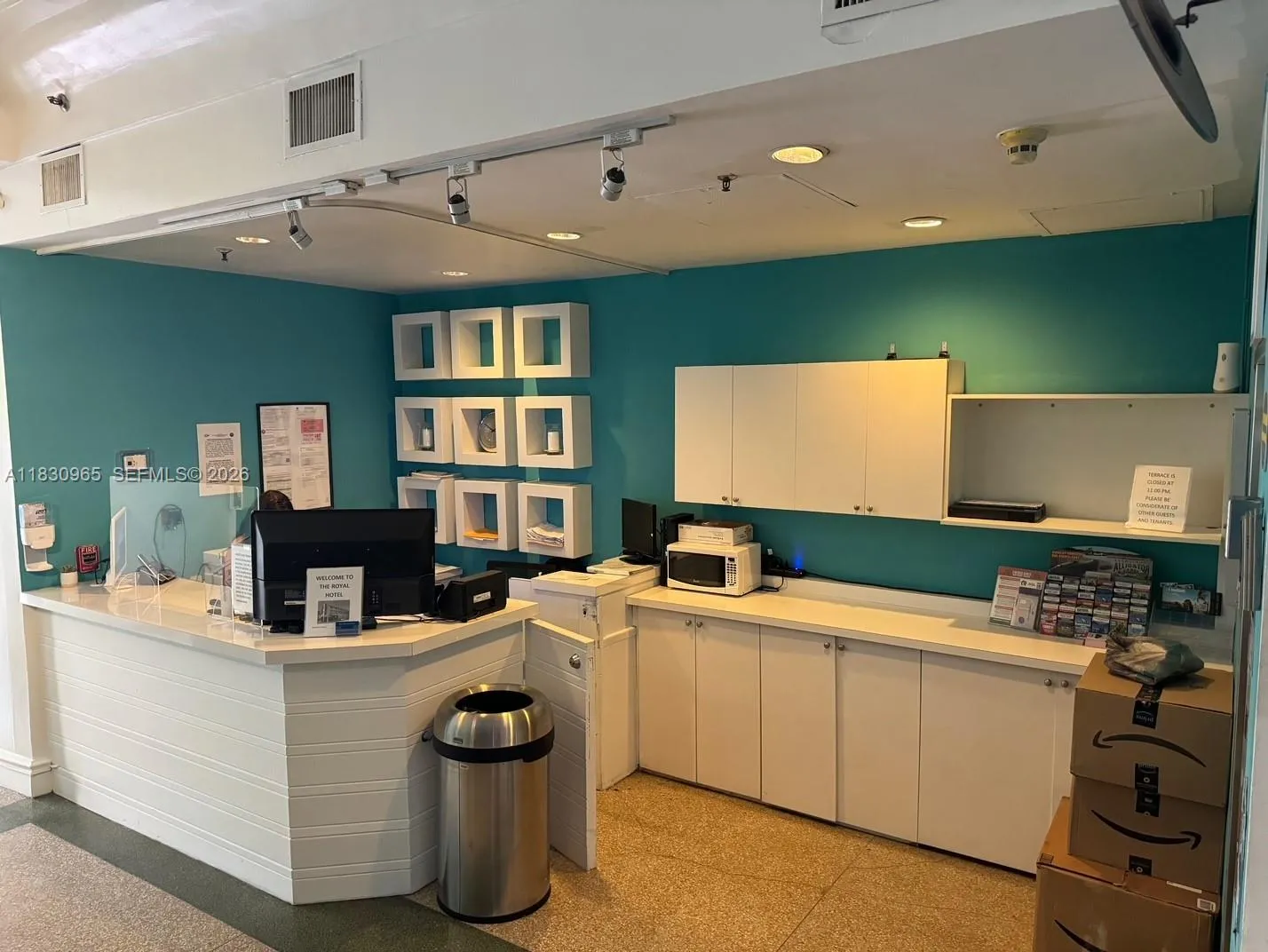 Condo-Hotel Welcome Desk (24/7 Concierge)