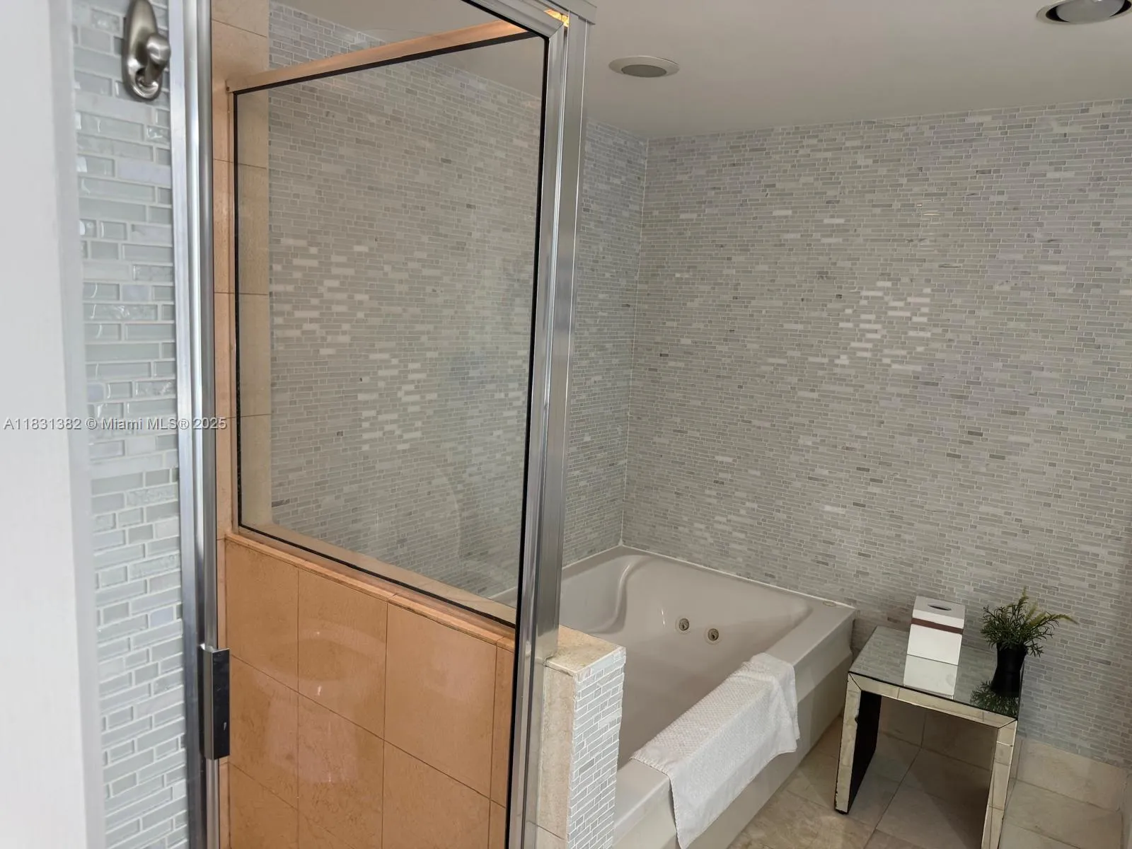 17375 Collins Ave 702, Sunny Isles Beach, Florida, Sunny Isles Beach, Florida 33160, 2 Bedrooms Bedrooms, ,2 BathroomsBathrooms,Residential Lease,For Rent,17375 Collins Ave 702, Sunny Isles Beach, Florida ,A11831382