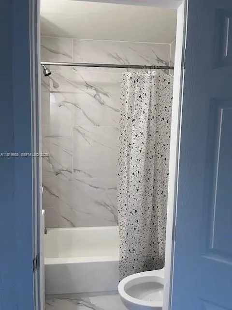 master bedroom bathroom