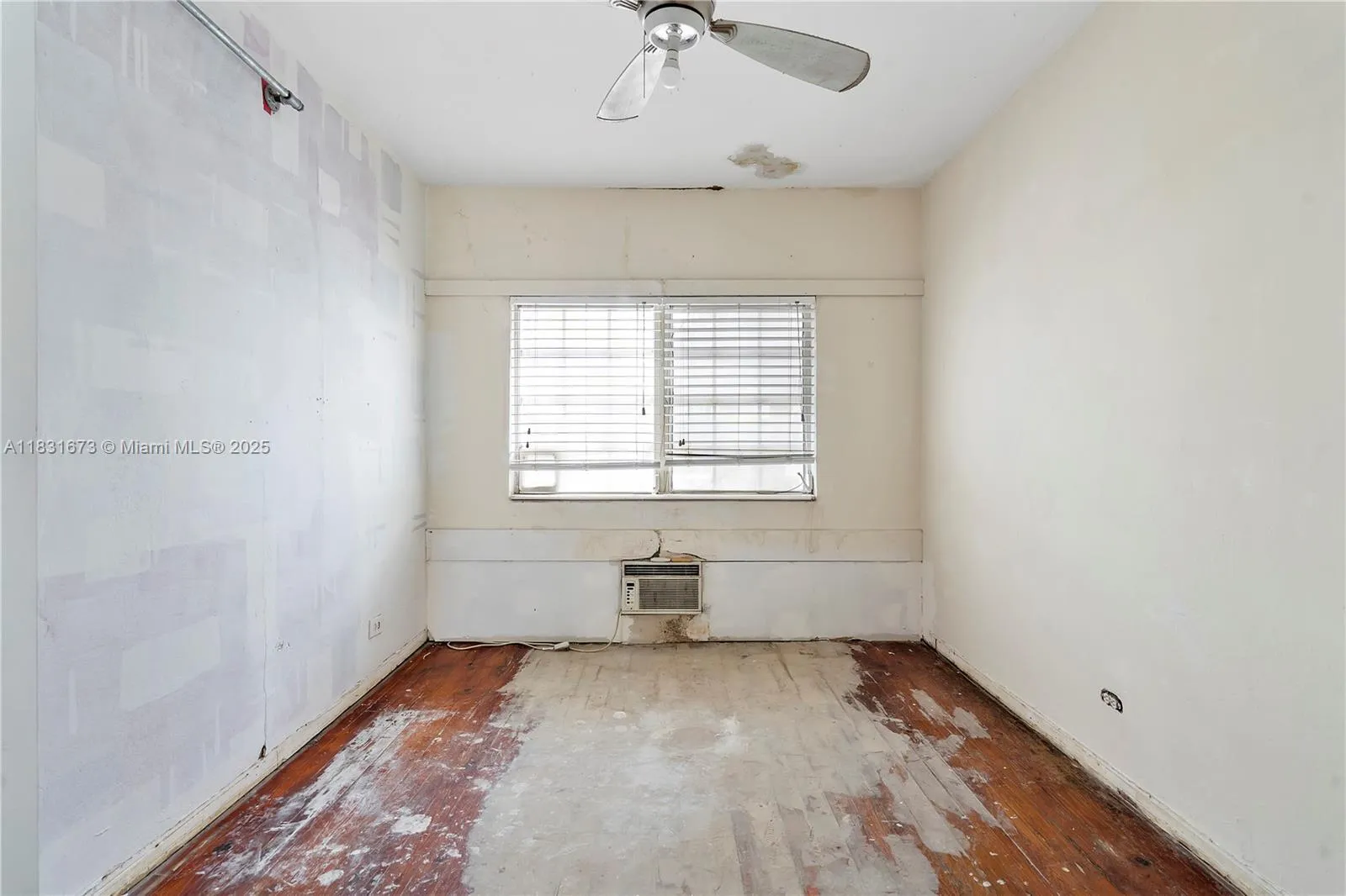 836 10th St 6, Miami Beach, Florida 33139, Miami Beach, Florida 33139, 1 Bedroom Bedrooms, ,1 BathroomBathrooms,Residential,For Sale,836 10th St 6, Miami Beach, Florida 33139,A11831673