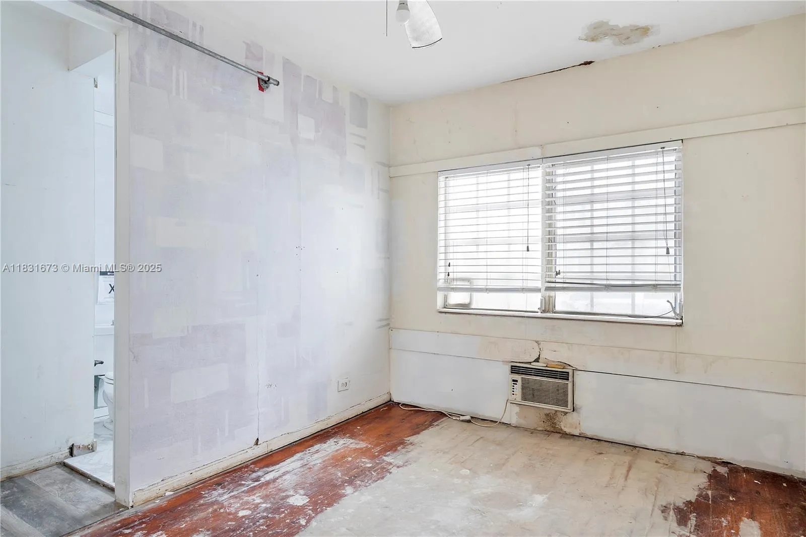 836 10th St 6, Miami Beach, Florida 33139, Miami Beach, Florida 33139, 1 Bedroom Bedrooms, ,1 BathroomBathrooms,Residential,For Sale,836 10th St 6, Miami Beach, Florida 33139,A11831673