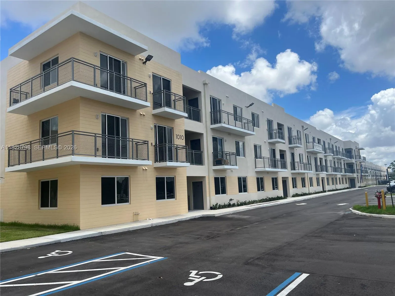 1105 Sw 70th Ave 102, Miami, Florida 33144, Miami, Florida 33144, ,Commercial Lease,For Rent,1105 Sw 70th Ave 102, Miami, Florida 33144,A11828798
