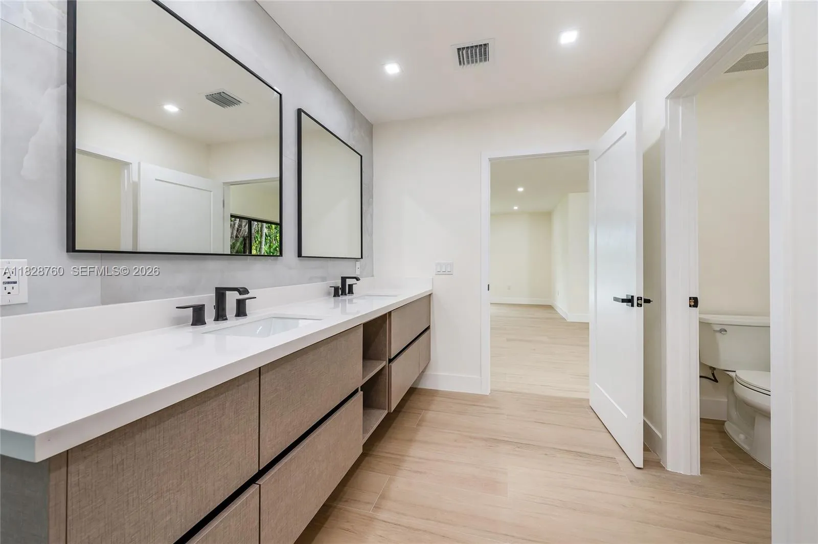 7101 E Troon Cir, Miami Lakes, Florida 33014, Miami Lakes, Florida 33014, 4 Bedrooms Bedrooms, ,4 BathroomsBathrooms,Residential,For Sale,7101 E Troon Cir, Miami Lakes, Florida 33014,A11828760