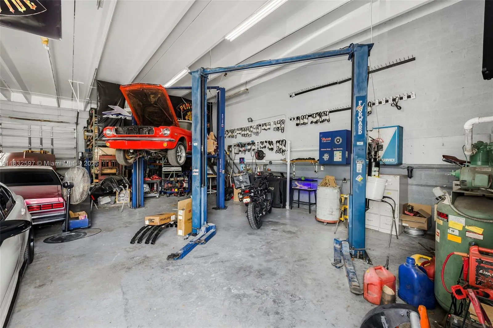 Mechanic Shop For Sale Near Tamiami Airport, Kenda, Kendall, Florida 33186, ,Business Opportunity,For Sale,Mechanic Shop For Sale Near Tamiami Airport, Kenda,A11832597
