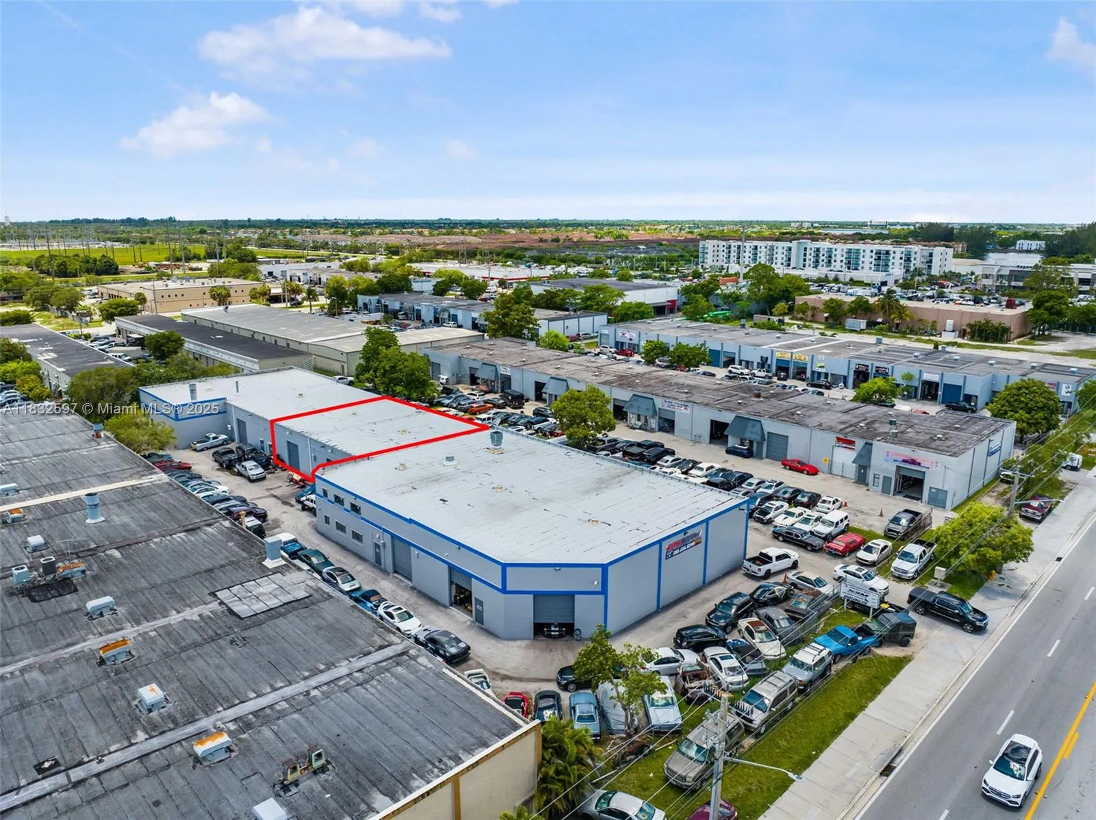 Mechanic Shop For Sale Near Tamiami Airport, Kenda, Kendall, Florida 33186, ,Business Opportunity,For Sale,Mechanic Shop For Sale Near Tamiami Airport, Kenda,A11832597