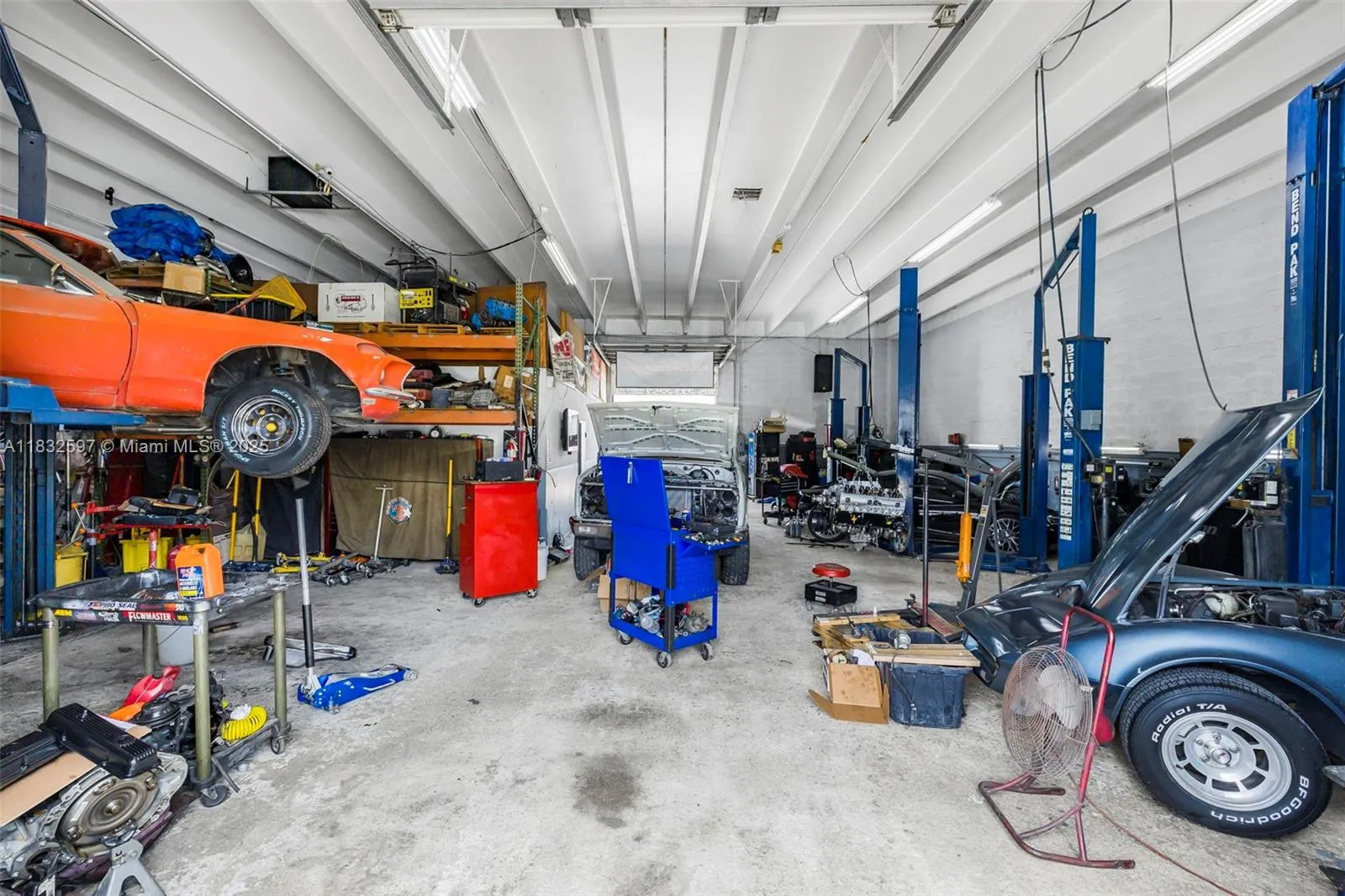 Mechanic Shop For Sale Near Tamiami Airport, Kenda, Kendall, Florida 33186, ,Business Opportunity,For Sale,Mechanic Shop For Sale Near Tamiami Airport, Kenda,A11832597