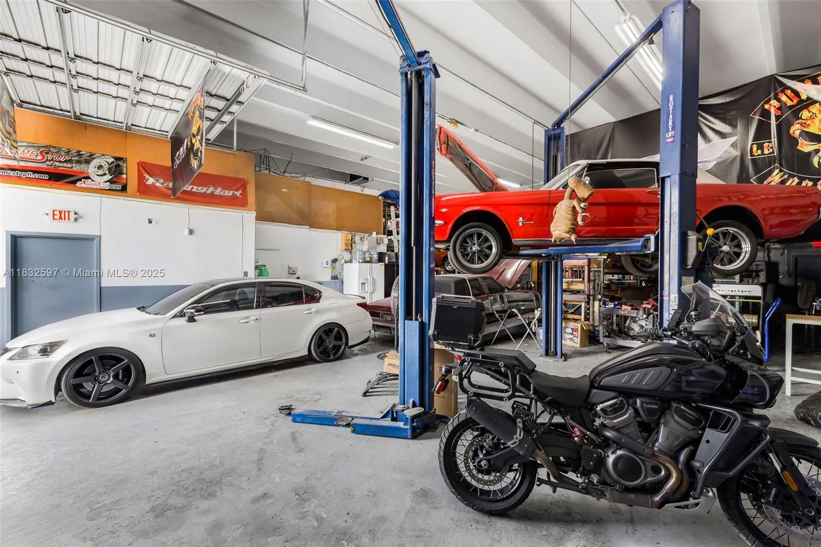 Mechanic Shop For Sale Near Tamiami Airport, Kenda, Kendall, Florida 33186, ,Business Opportunity,For Sale,Mechanic Shop For Sale Near Tamiami Airport, Kenda,A11832597