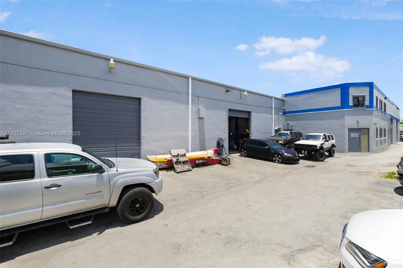 Mechanic Shop For Sale Near Tamiami Airport, Kenda, Kendall, Florida 33186, ,Business Opportunity,For Sale,Mechanic Shop For Sale Near Tamiami Airport, Kenda,A11832597