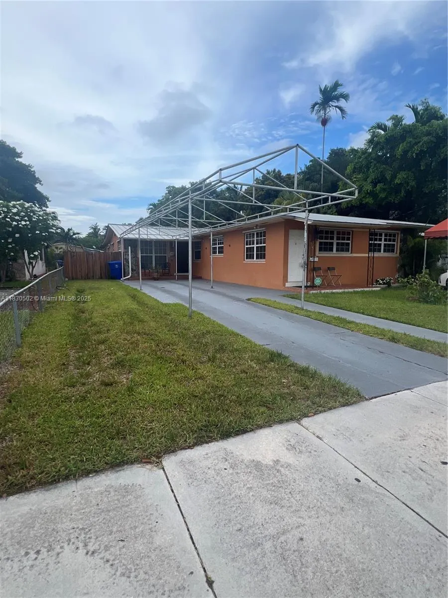 2815 Sw 36th Ave, Miami, Florida 33133, Miami, Florida 33133, ,Residential Income,For Sale,2815 Sw 36th Ave, Miami, Florida 33133,A11830502