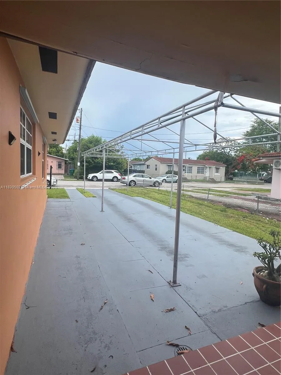 2815 Sw 36th Ave, Miami, Florida 33133, Miami, Florida 33133, ,Residential Income,For Sale,2815 Sw 36th Ave, Miami, Florida 33133,A11830502