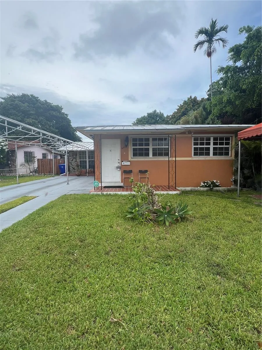 2815 Sw 36th Ave, Miami, Florida 33133, Miami, Florida 33133, ,Residential Income,For Sale,2815 Sw 36th Ave, Miami, Florida 33133,A11830502