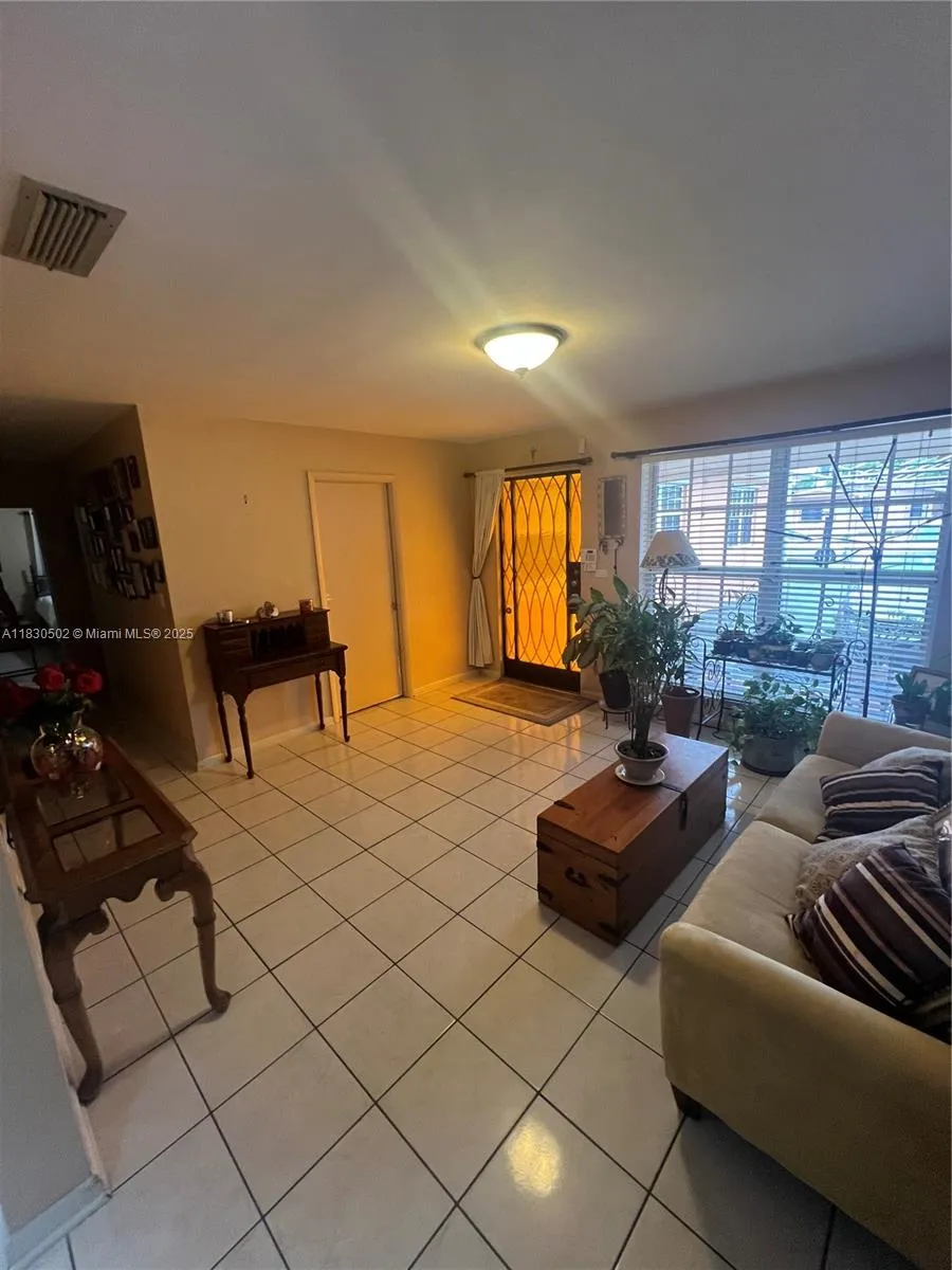 2815 Sw 36th Ave, Miami, Florida 33133, Miami, Florida 33133, ,Residential Income,For Sale,2815 Sw 36th Ave, Miami, Florida 33133,A11830502