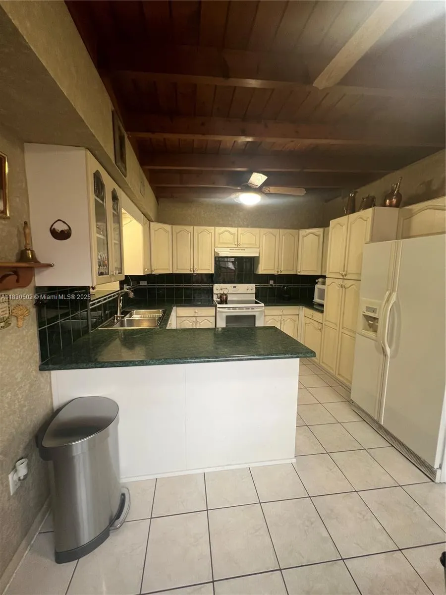 2815 Sw 36th Ave, Miami, Florida 33133, Miami, Florida 33133, ,Residential Income,For Sale,2815 Sw 36th Ave, Miami, Florida 33133,A11830502