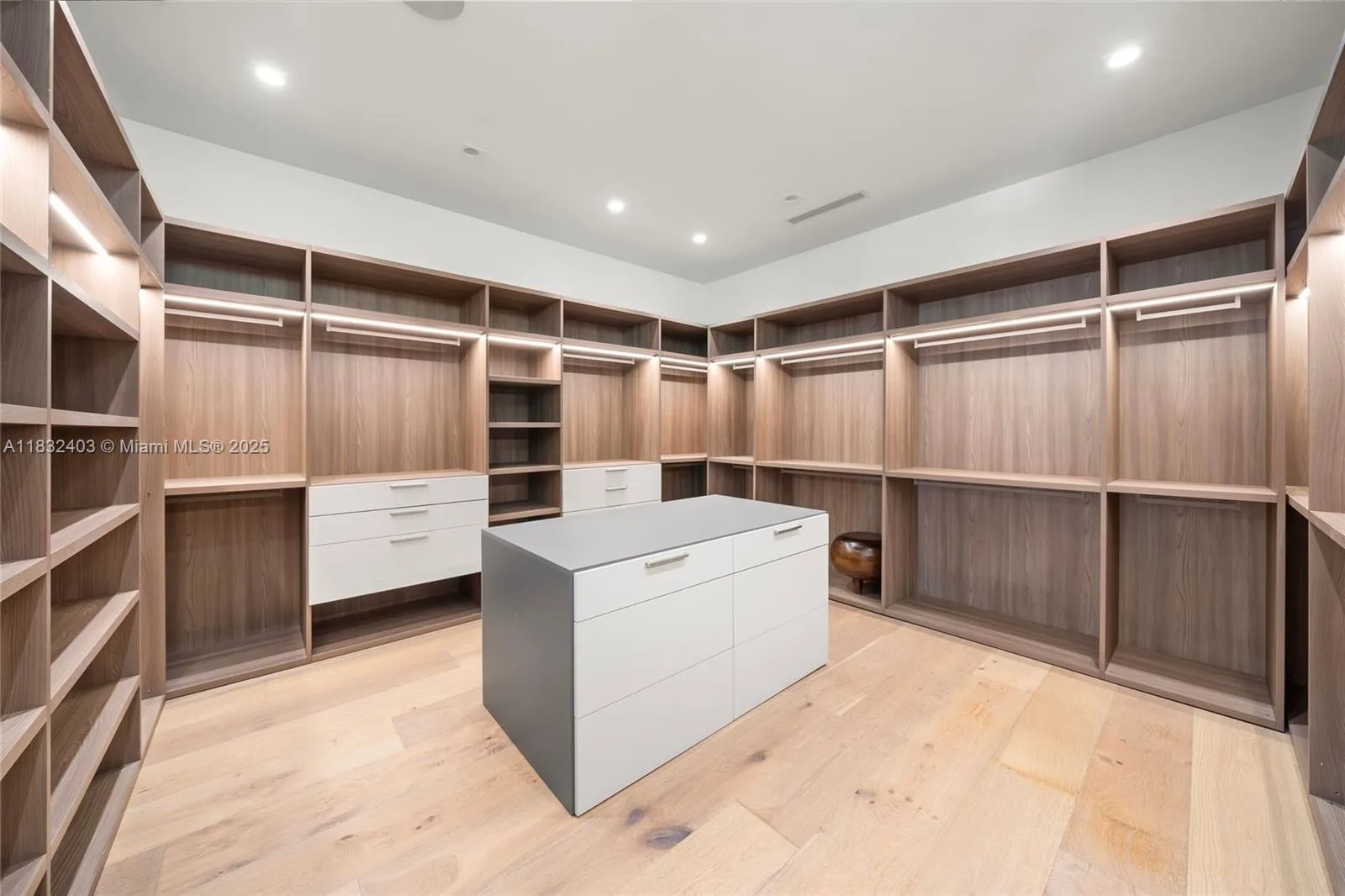 7610 Sw 48th Ct, Miami, Florida 33143, Miami, Florida 33143, 6 Bedrooms Bedrooms, ,7 BathroomsBathrooms,Residential,For Sale,7610 Sw 48th Ct, Miami, Florida 33143,A11832403