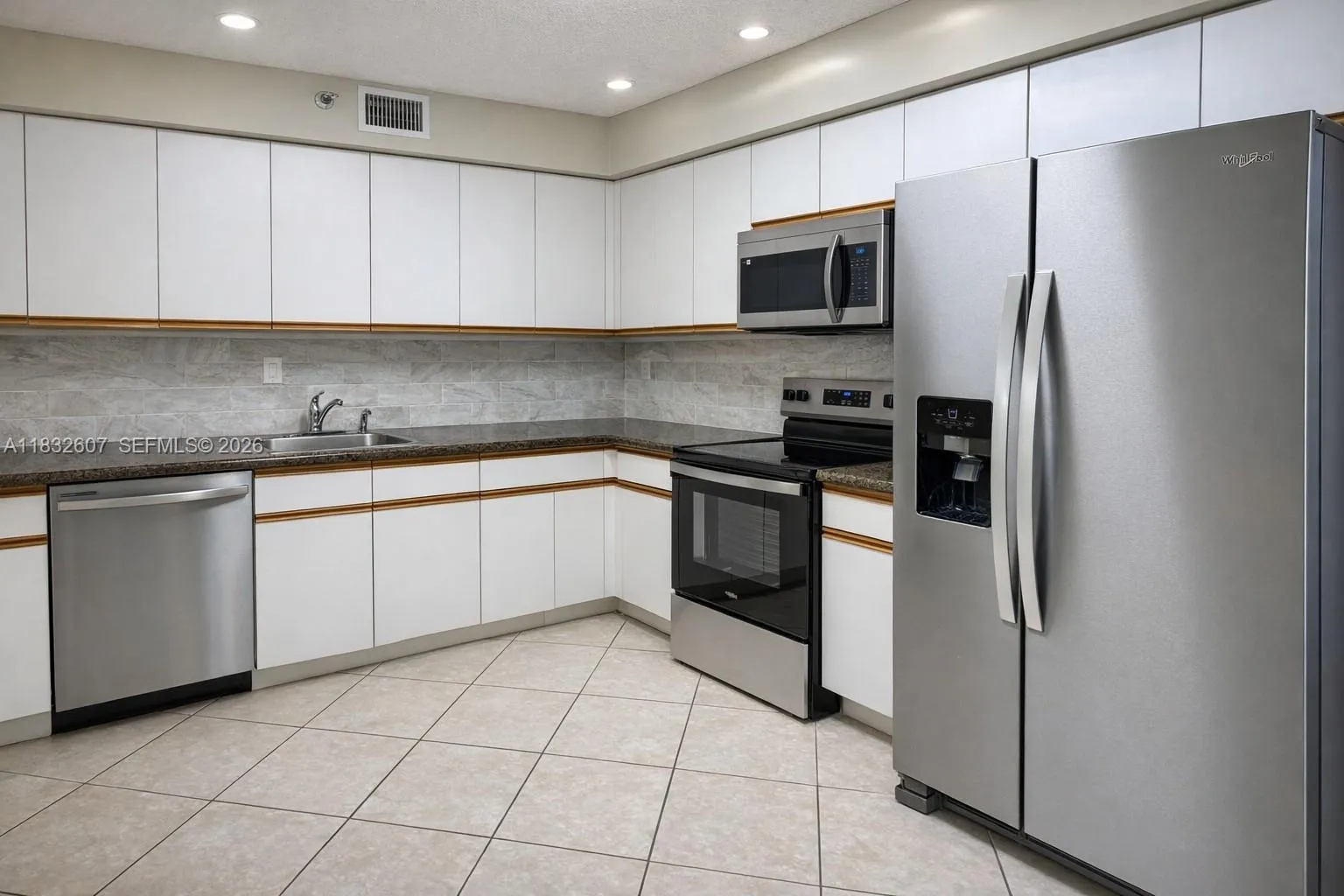 3530 Mystic Pointe Dr 2207, Aventura, Florida 3318, Aventura, Florida 33180, 2 Bedrooms Bedrooms, ,2 BathroomsBathrooms,Residential,For Sale,3530 Mystic Pointe Dr 2207, Aventura, Florida 3318,A11832607