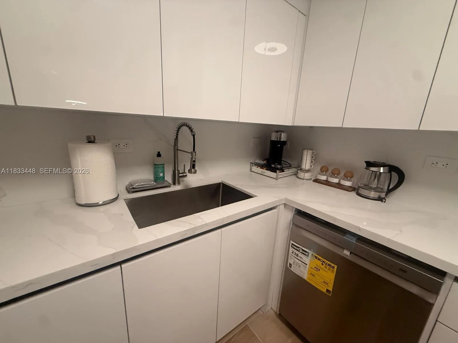 1500 Bay Rd 724s, Miami Beach, Florida 33139, Miami Beach, Florida 33139, 2 Bedrooms Bedrooms, ,2 BathroomsBathrooms,Residential Lease,For Rent,1500 Bay Rd 724s, Miami Beach, Florida 33139,A11833448