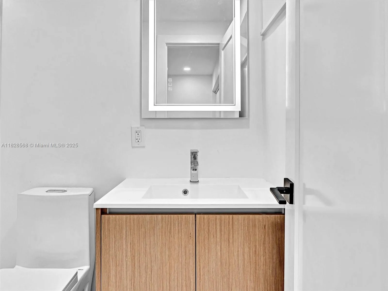 11900 N Bayshore Dr 1-8, North Miami, Florida 3318, North Miami, Florida 33181, ,Commercial Sale,For Sale,11900 N Bayshore Dr 1-8, North Miami, Florida 3318,A11828568