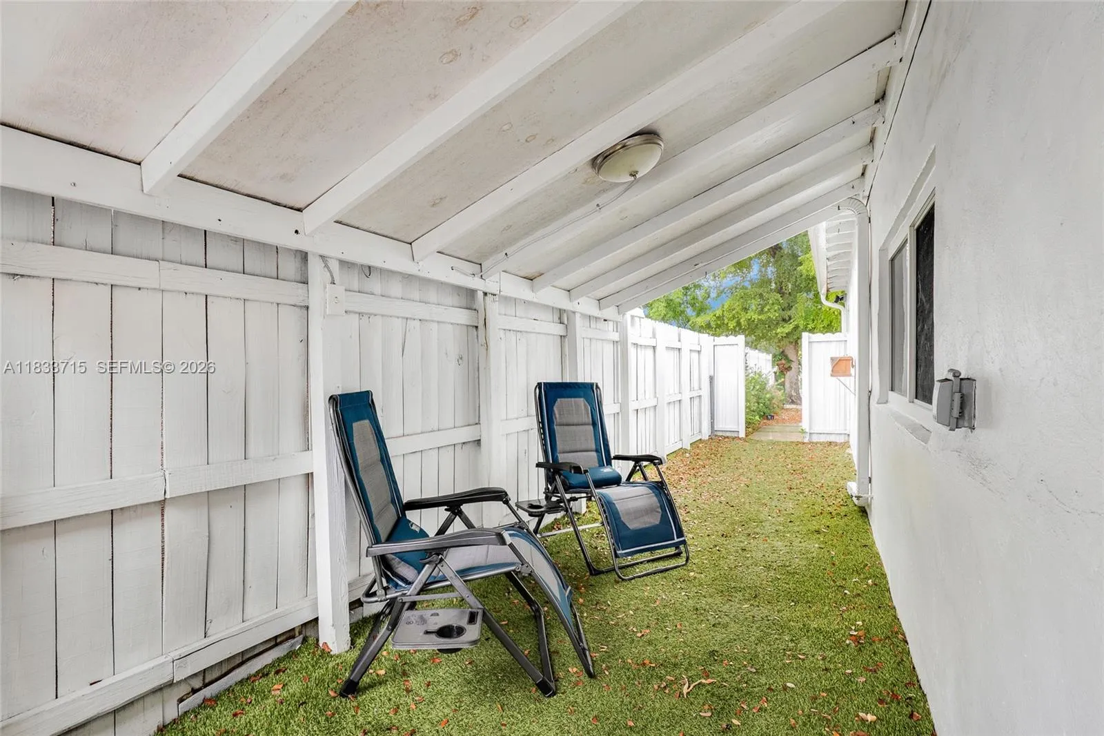 Patio for the 1/1