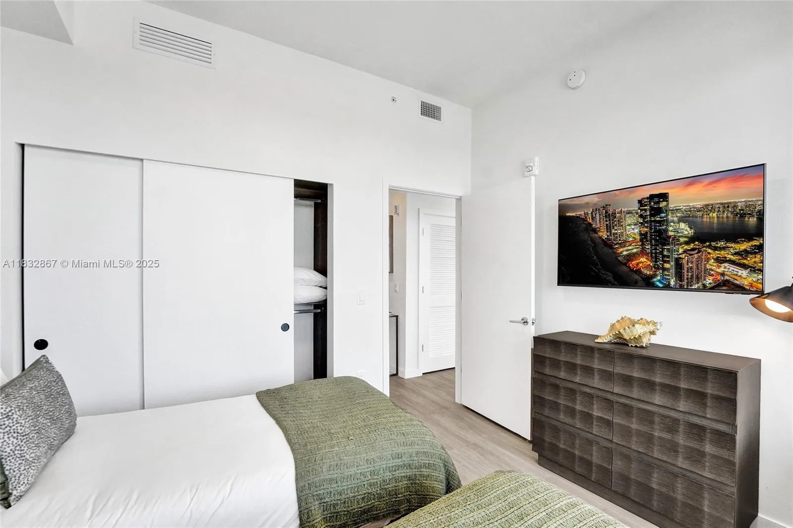 580 72 Street 2010, Miami Beach, Florida 33180, Miami Beach, Florida 33180, 2 Bedrooms Bedrooms, ,2 BathroomsBathrooms,Residential Lease,For Rent,580 72 Street 2010, Miami Beach, Florida 33180,A11832867