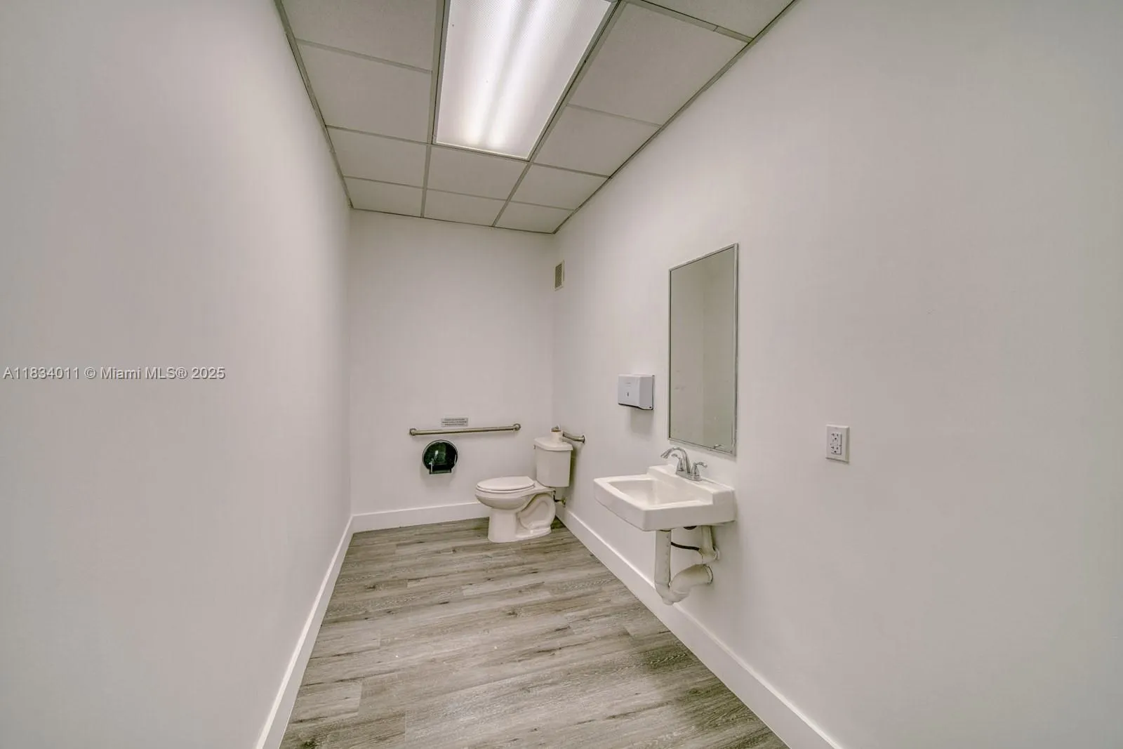 Space For Rent On Us1 In Palmetto Bay, Palmetto Ba, Palmetto Bay, Florida 33157, ,Commercial Lease,For Rent,Space For Rent On Us1 In Palmetto Bay, Palmetto Ba,A11834011