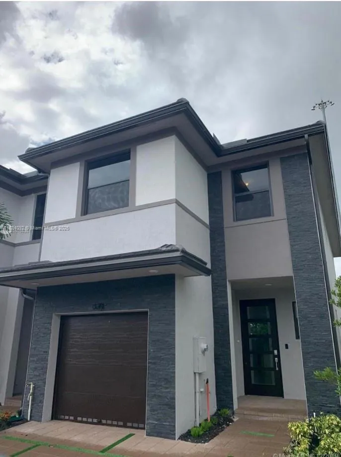 15842 Nw 91 Ct 15842, Miami Lakes, Florida 33018, Miami Lakes, Florida 33018, 3 Bedrooms Bedrooms, ,2 BathroomsBathrooms,Residential,For Sale,15842 Nw 91 Ct 15842, Miami Lakes, Florida 33018,A11834092