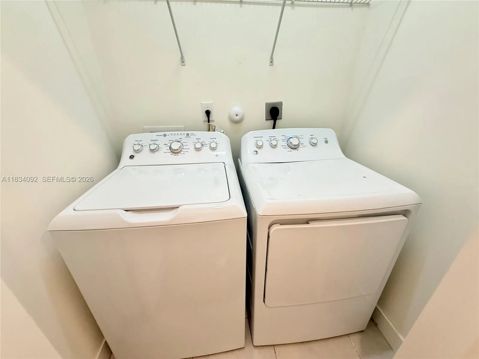 15842 Nw 91 Ct 15842, Miami Lakes, Florida 33018, Miami Lakes, Florida 33018, 3 Bedrooms Bedrooms, ,2 BathroomsBathrooms,Residential,For Sale,15842 Nw 91 Ct 15842, Miami Lakes, Florida 33018,A11834092