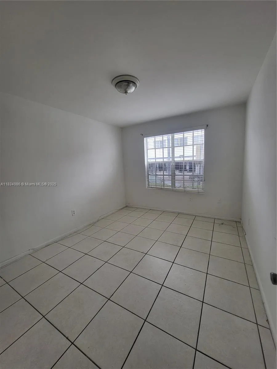 605 Euclid Ave 106, Miami Beach, Florida 33139, Miami Beach, Florida 33139, 2 Bedrooms Bedrooms, ,2 BathroomsBathrooms,Residential Lease,For Rent,605 Euclid Ave 106, Miami Beach, Florida 33139,A11834086