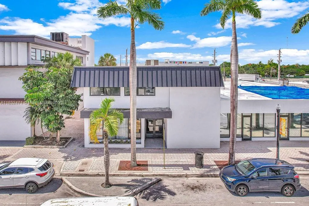 2640 Hollywood Blvd 120, Hollywood, Florida 33020, Hollywood, Florida 33020, ,Commercial Lease,For Rent,2640 Hollywood Blvd 120, Hollywood, Florida 33020,A11832471