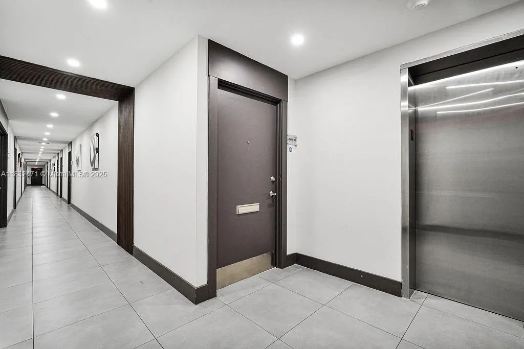 2640 Hollywood Blvd 120, Hollywood, Florida 33020, Hollywood, Florida 33020, ,Commercial Lease,For Rent,2640 Hollywood Blvd 120, Hollywood, Florida 33020,A11832471