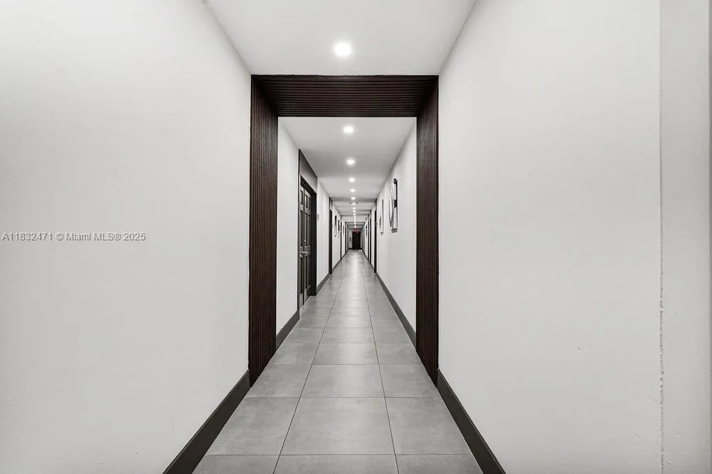 2640 Hollywood Blvd 120, Hollywood, Florida 33020, Hollywood, Florida 33020, ,Commercial Lease,For Rent,2640 Hollywood Blvd 120, Hollywood, Florida 33020,A11832471