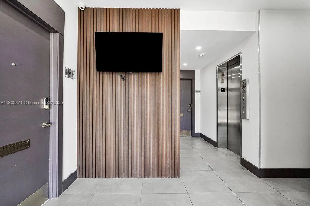 2640 Hollywood Blvd 120, Hollywood, Florida 33020, Hollywood, Florida 33020, ,Commercial Lease,For Rent,2640 Hollywood Blvd 120, Hollywood, Florida 33020,A11832471