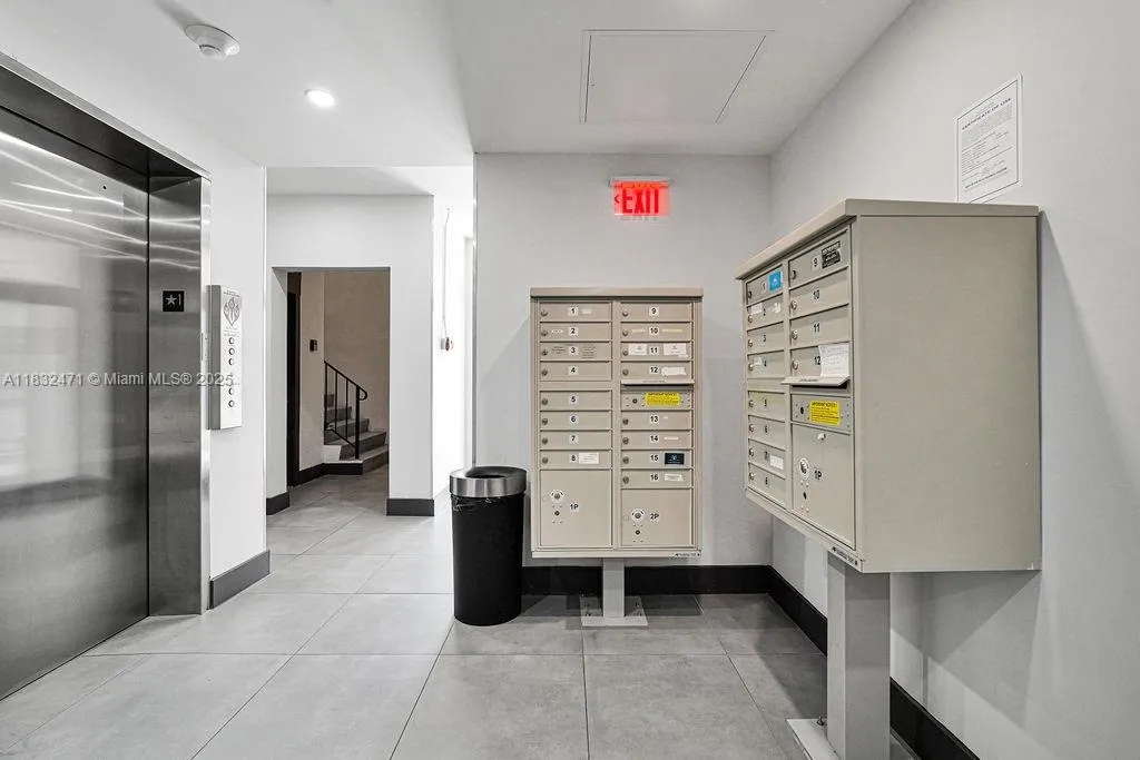 2640 Hollywood Blvd 120, Hollywood, Florida 33020, Hollywood, Florida 33020, ,Commercial Lease,For Rent,2640 Hollywood Blvd 120, Hollywood, Florida 33020,A11832471