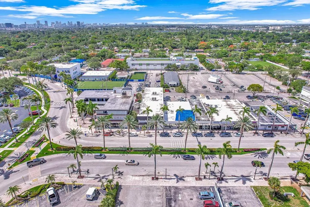 2640 Hollywood Blvd 120, Hollywood, Florida 33020, Hollywood, Florida 33020, ,Commercial Lease,For Rent,2640 Hollywood Blvd 120, Hollywood, Florida 33020,A11832471