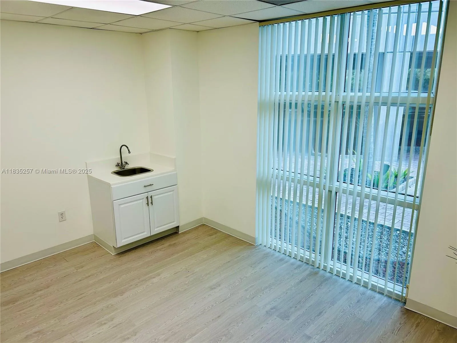 10305 Nw 41st St 107, Doral, Florida 33178, Doral, Florida 33178, ,Commercial Lease,For Rent,10305 Nw 41st St 107, Doral, Florida 33178,A11835257