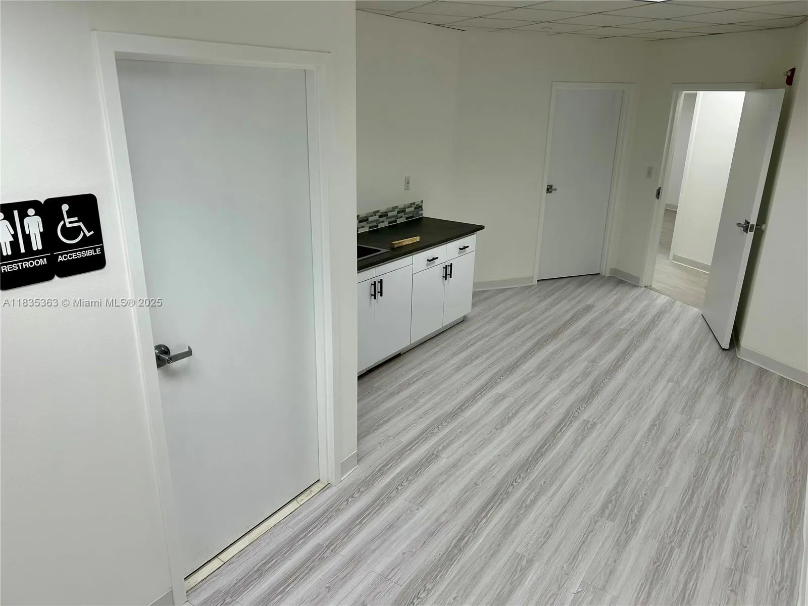 10305 Nw 41st St 221, Doral, Florida 33178, Doral, Florida 33178, ,Commercial Lease,For Rent,10305 Nw 41st St 221, Doral, Florida 33178,A11835363