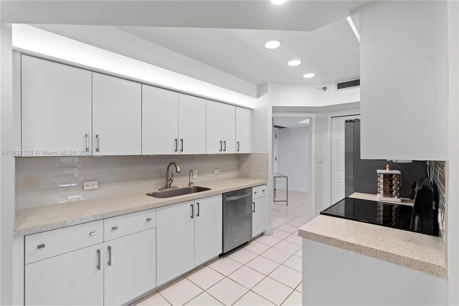 20191 E Country Club Dr 407, Aventura, Florida 331, Aventura, Florida 33180, 2 Bedrooms Bedrooms, ,2 BathroomsBathrooms,Residential,For Sale,20191 E Country Club Dr 407, Aventura, Florida 331,A11832125