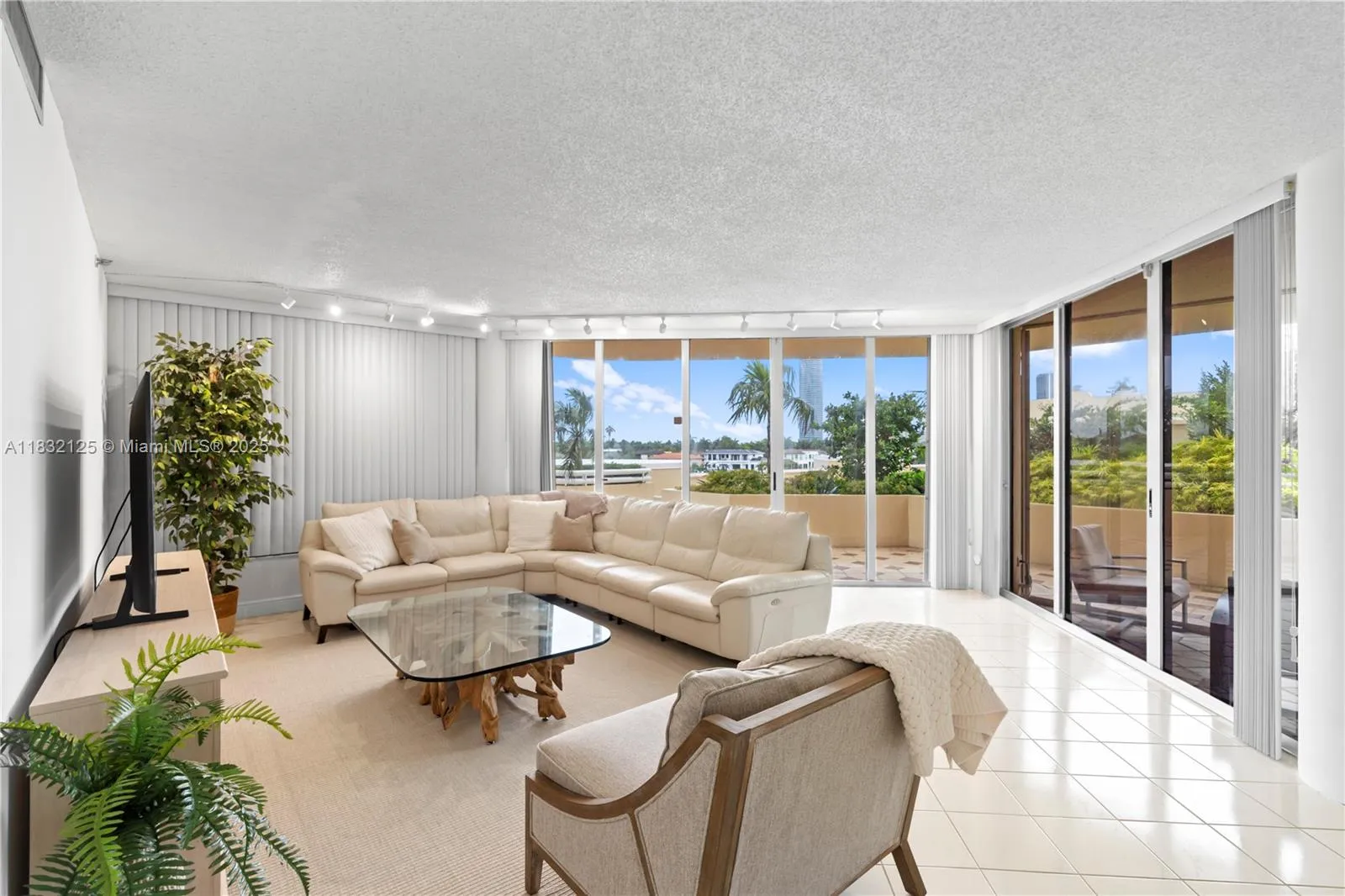20191 E Country Club Dr 407, Aventura, Florida 331, Aventura, Florida 33180, 2 Bedrooms Bedrooms, ,2 BathroomsBathrooms,Residential,For Sale,20191 E Country Club Dr 407, Aventura, Florida 331,A11832125