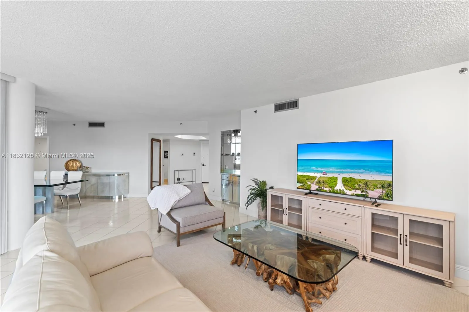 20191 E Country Club Dr 407, Aventura, Florida 331, Aventura, Florida 33180, 2 Bedrooms Bedrooms, ,2 BathroomsBathrooms,Residential,For Sale,20191 E Country Club Dr 407, Aventura, Florida 331,A11832125