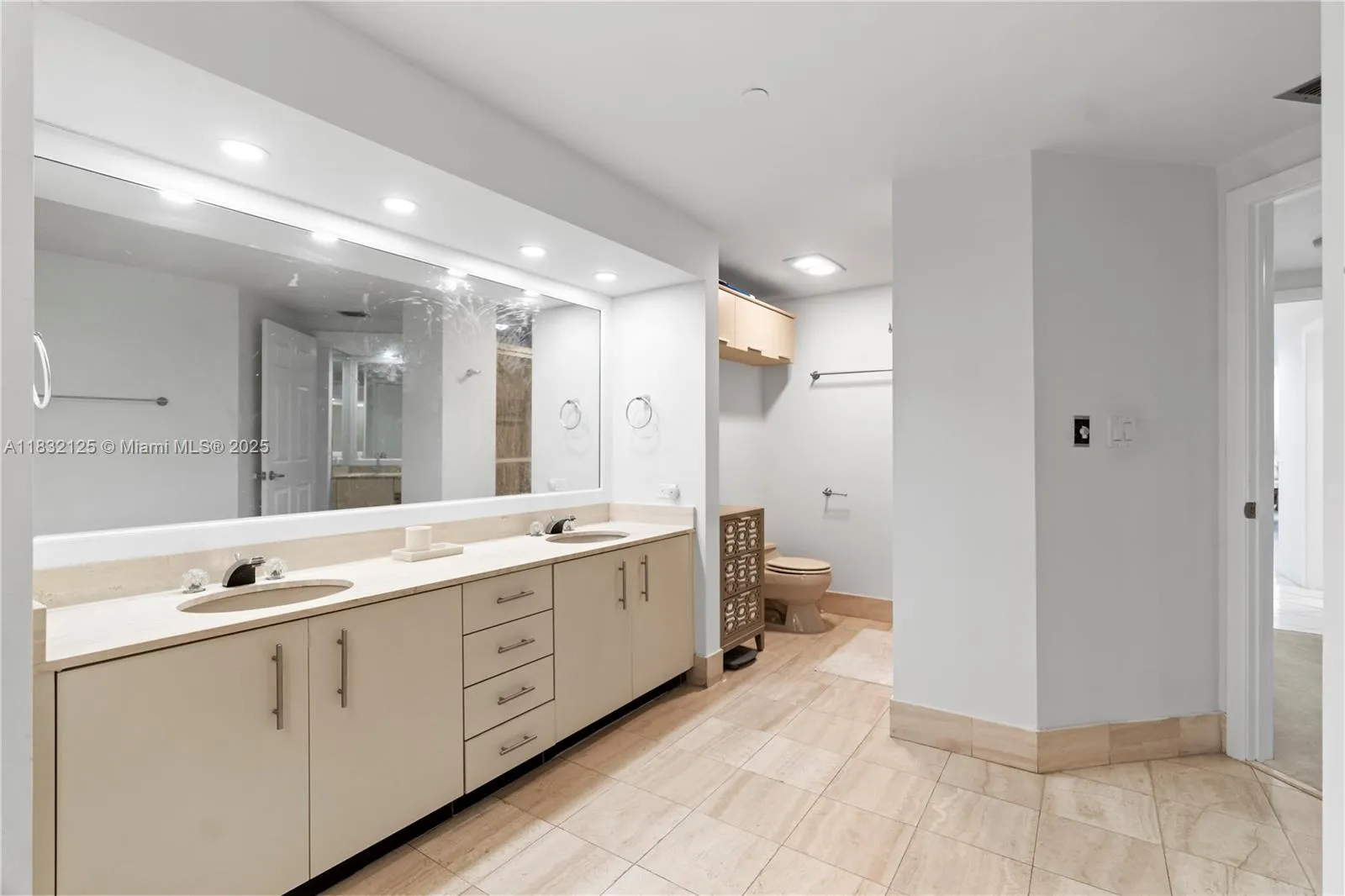 20191 E Country Club Dr 407, Aventura, Florida 331, Aventura, Florida 33180, 2 Bedrooms Bedrooms, ,2 BathroomsBathrooms,Residential,For Sale,20191 E Country Club Dr 407, Aventura, Florida 331,A11832125