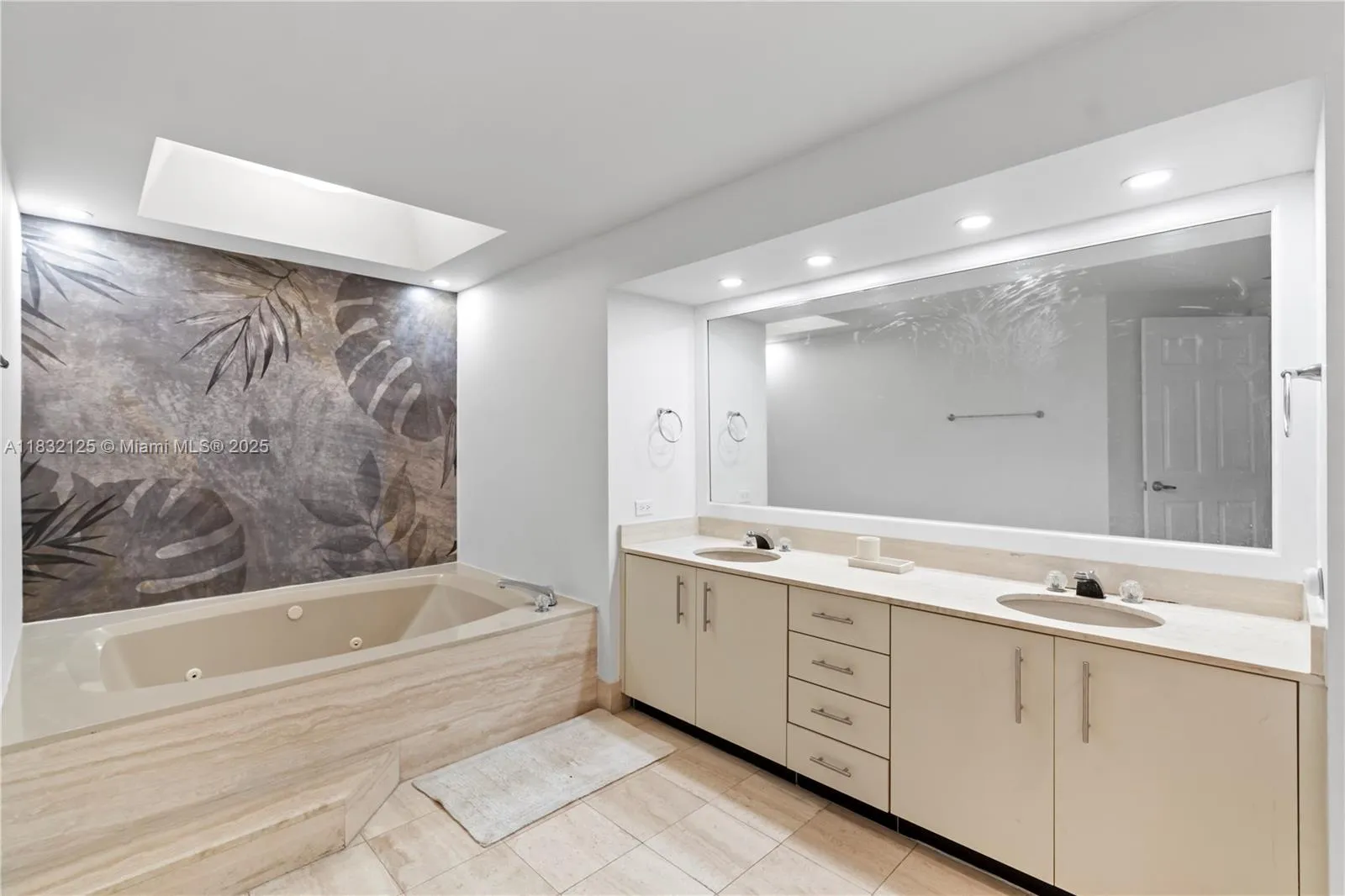 20191 E Country Club Dr 407, Aventura, Florida 331, Aventura, Florida 33180, 2 Bedrooms Bedrooms, ,2 BathroomsBathrooms,Residential,For Sale,20191 E Country Club Dr 407, Aventura, Florida 331,A11832125