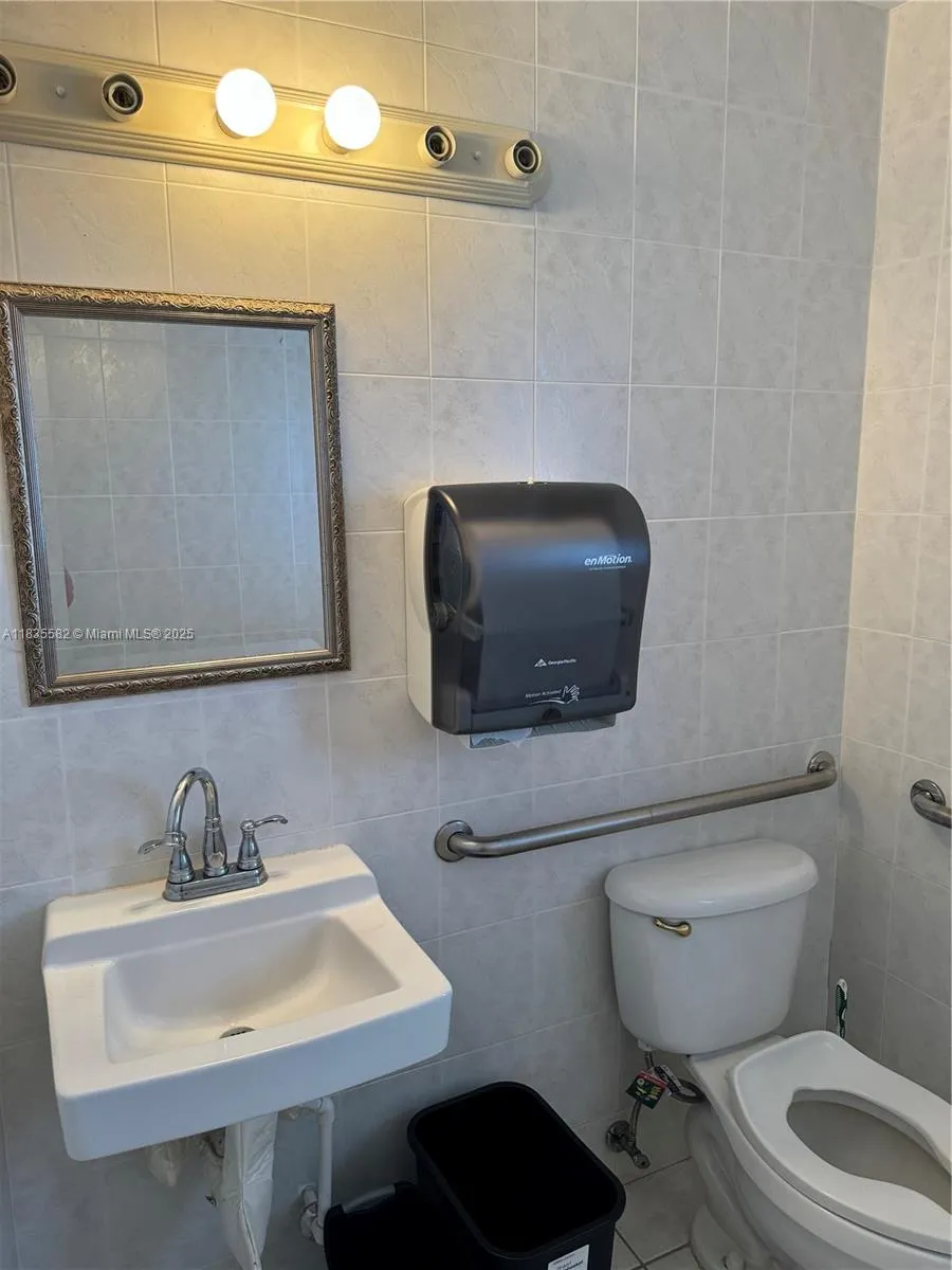 1955 Tyler St, Hollywood, Florida 33020, Hollywood, Florida 33020, ,Commercial Sale,For Sale,1955 Tyler St, Hollywood, Florida 33020,A11835582