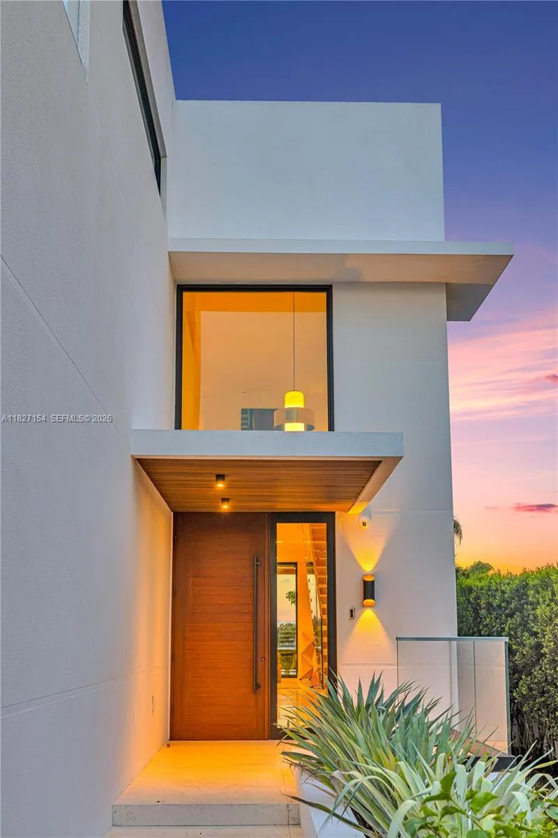 1510 Stillwater Dr, Miami Beach, Florida 33141, Miami Beach, Florida 33141, 4 Bedrooms Bedrooms, ,4 BathroomsBathrooms,Residential,For Sale,1510 Stillwater Dr, Miami Beach, Florida 33141,A11827154