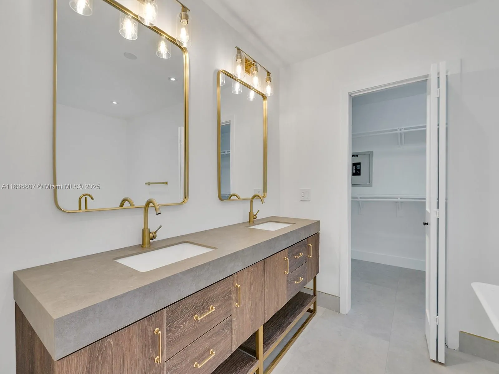 7800 Sw 181st Ter, Palmetto Bay, Florida 33157, Palmetto Bay, Florida 33157, 5 Bedrooms Bedrooms, ,3 BathroomsBathrooms,Residential Lease,For Rent,7800 Sw 181st Ter, Palmetto Bay, Florida 33157,A11836807