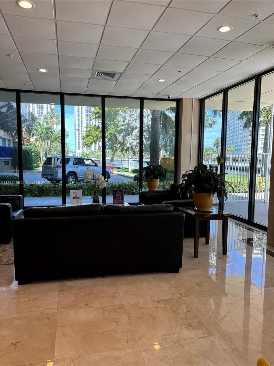 400 Kings Point Dr 309, Sunny Isles Beach, Florida, Sunny Isles Beach, Florida 33160, 1 Bedroom Bedrooms, ,1 BathroomBathrooms,Residential Lease,For Rent,400 Kings Point Dr 309, Sunny Isles Beach, Florida,A11837199