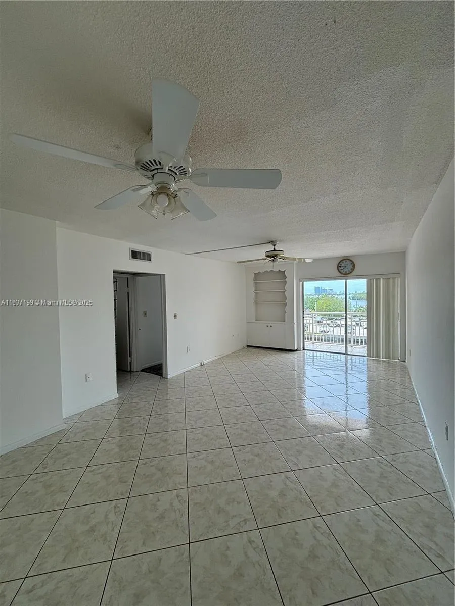 400 Kings Point Dr 309, Sunny Isles Beach, Florida, Sunny Isles Beach, Florida 33160, 1 Bedroom Bedrooms, ,1 BathroomBathrooms,Residential Lease,For Rent,400 Kings Point Dr 309, Sunny Isles Beach, Florida,A11837199