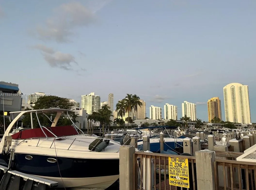 400 Kings Point Dr 309, Sunny Isles Beach, Florida, Sunny Isles Beach, Florida 33160, 1 Bedroom Bedrooms, ,1 BathroomBathrooms,Residential Lease,For Rent,400 Kings Point Dr 309, Sunny Isles Beach, Florida,A11837199