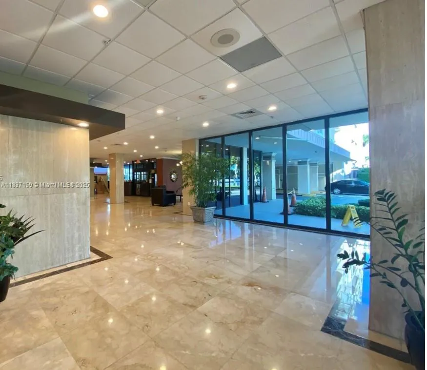 400 Kings Point Dr 309, Sunny Isles Beach, Florida, Sunny Isles Beach, Florida 33160, 1 Bedroom Bedrooms, ,1 BathroomBathrooms,Residential Lease,For Rent,400 Kings Point Dr 309, Sunny Isles Beach, Florida,A11837199